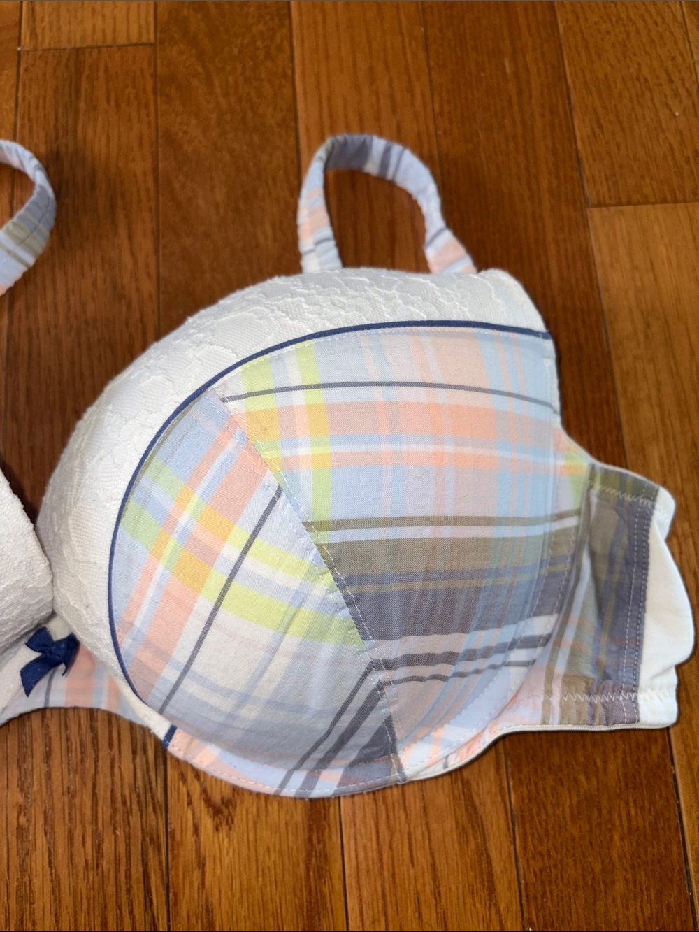 Victoria's Secret Plunge Plaid Lace Push-Up Bra Size 38D - Picture 3 of 7